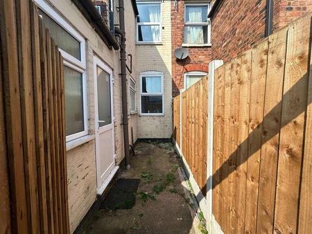 Victoria Street, Willenhall, WV13 - Photo 3