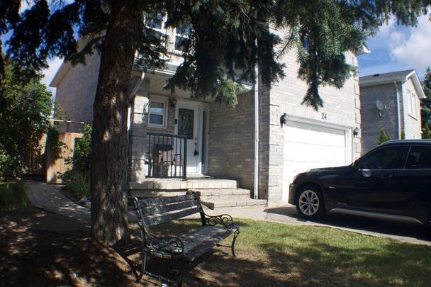 For Lease - 24 Fallen Oak Court, Brampton, Ontario - Photo 1