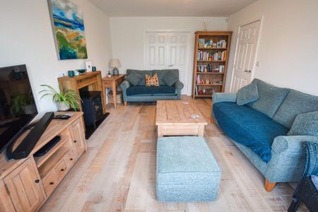 3 bedroom detached house to rent - Photo 4