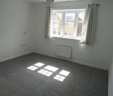 4 bedroom detached house to rent - Photo 5