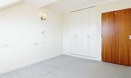 Homeborough House, Hythe, SO45 - Photo 4