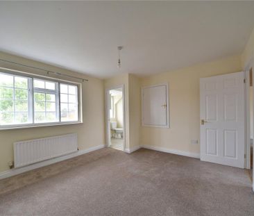 4 bedroom detached house to rent - Photo 2