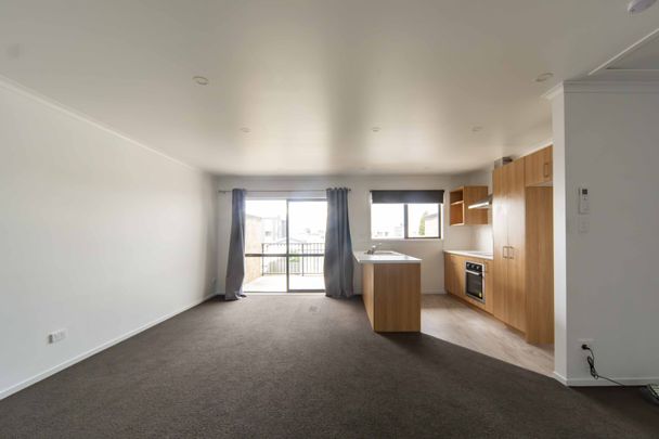 Modern 2-Bedroom Townhouse - The Perfect Lock-Up and Leave - Photo 1