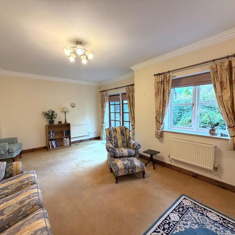 2 bedroom mid terraced bungalow to let - Photo 1