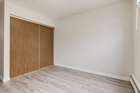 Renovated Suite - 1 Bedroom - Photo 5