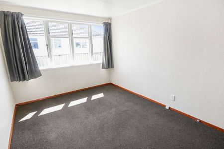 Three Bedroom Home Papakura! - Photo 3