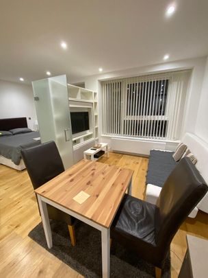 Studio to rent - Photo 1