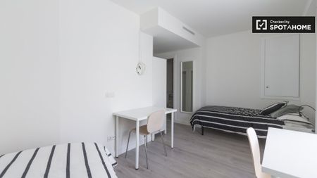 madrid, Community of Madrid 28039 - Photo 2