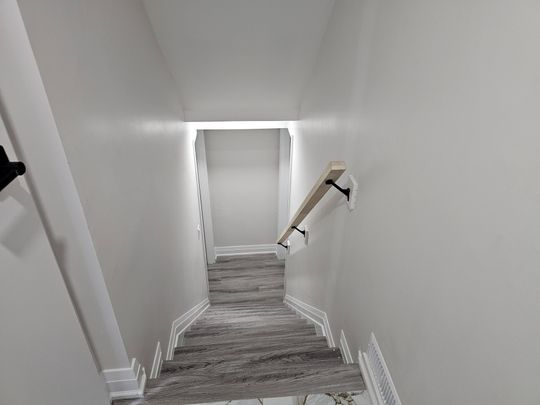 For Lease - 17 Dragonfly Crescent, Toronto, Ontario - Photo 1