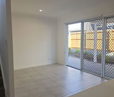 WALER HEIGHTS - BRAND NEW LUXURY TOWNHOUSES - Photo 2