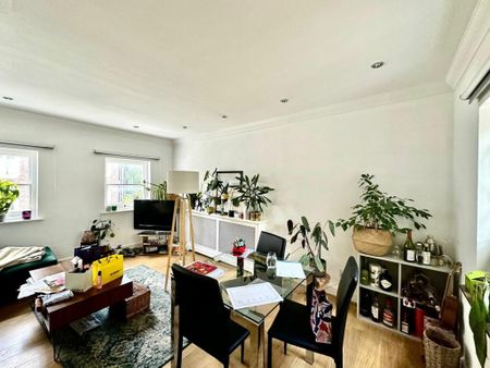 2 Bed Flat, Hillsborough Court, NW6 - Photo 2