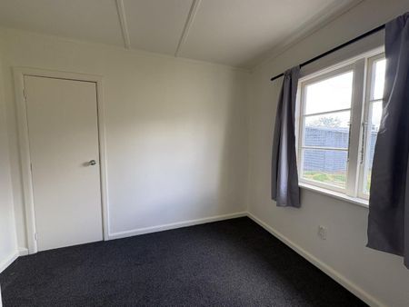 Three Bedrooms on Clyde - Photo 4