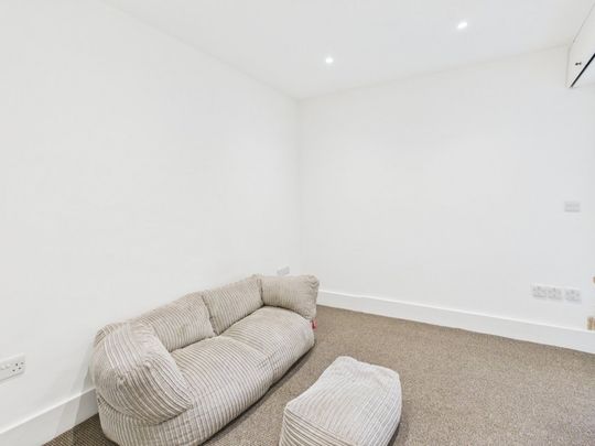 Fulmer Lane, Gerrards Cross, Buckinghamshire,SL9 - Photo 1