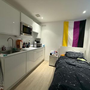 1 bedroom flat to rent - Photo 2