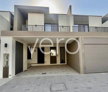 Vacant | Near Pool and Park | Back2Back - Photo 4