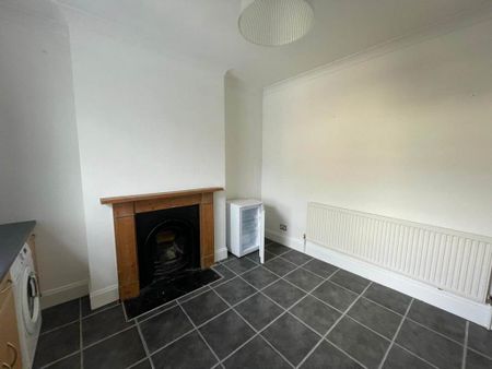 2 bedroom maisonette to rent - Photo 4
