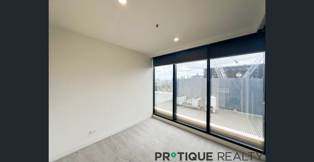 St Kilda 2B1B1C in New Charsfield I Albert Park & Botanic Garden - Photo 1