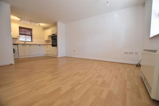 2 bedroom maisonette to rent - Photo 1