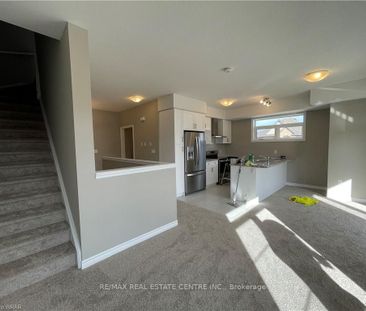 Condo Townhouse For Lease | X7338940 - Photo 3