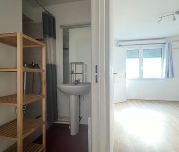 Appartement a louer Romainville - Loyer €731/mois charges comprises ** - Photo 3