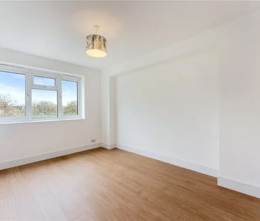 2 Bed Flat, Lansdowne Drive, E8 - Photo 2