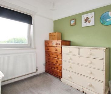 A wonderful opportunity to rent this 3-bed, semi detached property ... - Photo 4