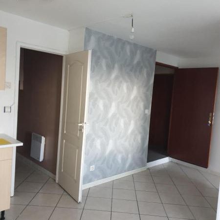 PROVIN, centre-ville, T2 à 540 euros - Photo 4