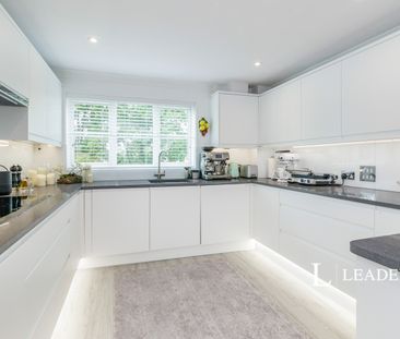 2 bedroom apartment to rent Oatlands, Weybridge - Photo 2