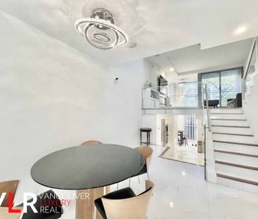 Townhouse in Downtown Vancouver, BC - Photo 6