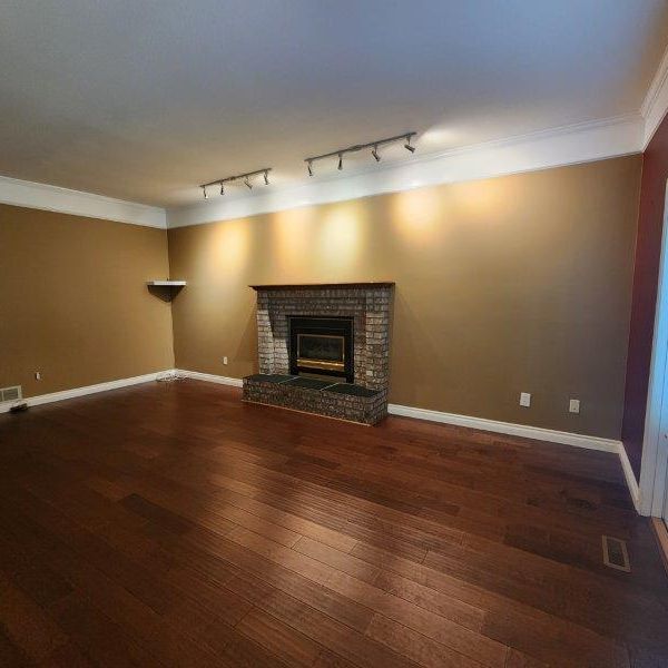 Beautiful Four Bedroom Single Family Home in Cloverdale with Yard - Photo 1