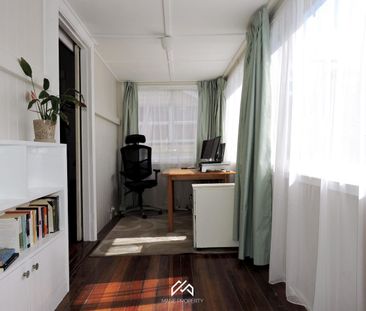 Gorgeous 3 Bedroom in Prestigious Windsor. Rent will increase to $6... - Photo 6