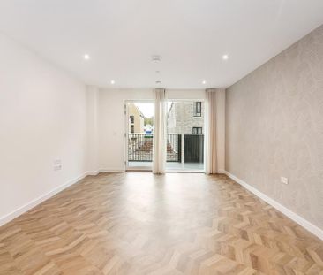 3 bedroom flat to rent - Photo 5