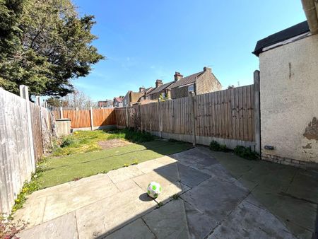 Movers Lane, Barking - Photo 5