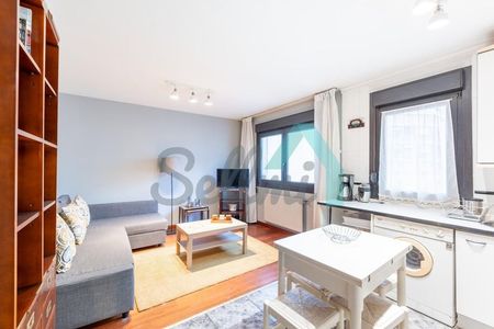 Alquiler de piso en Calle Carreño Miranda - Photo 2