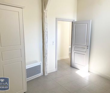 Location Appartement 2 pièces 49m² FONTENAY LE COMTE 85200 - Photo 6