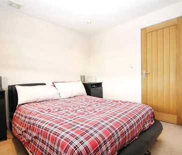 Rusham Road, Egham, Surrey, TW20 9LS - Photo 4