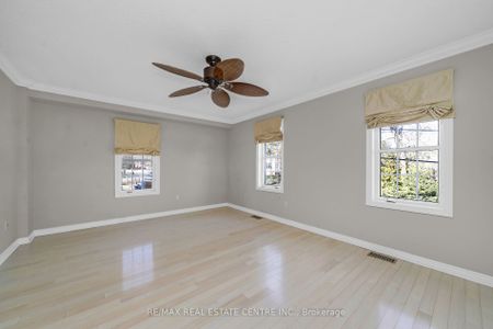 Townhouse For Lease | W8134144 - Photo 3