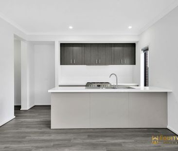 Charming Family Home in Prime Werribee Location! - Photo 2