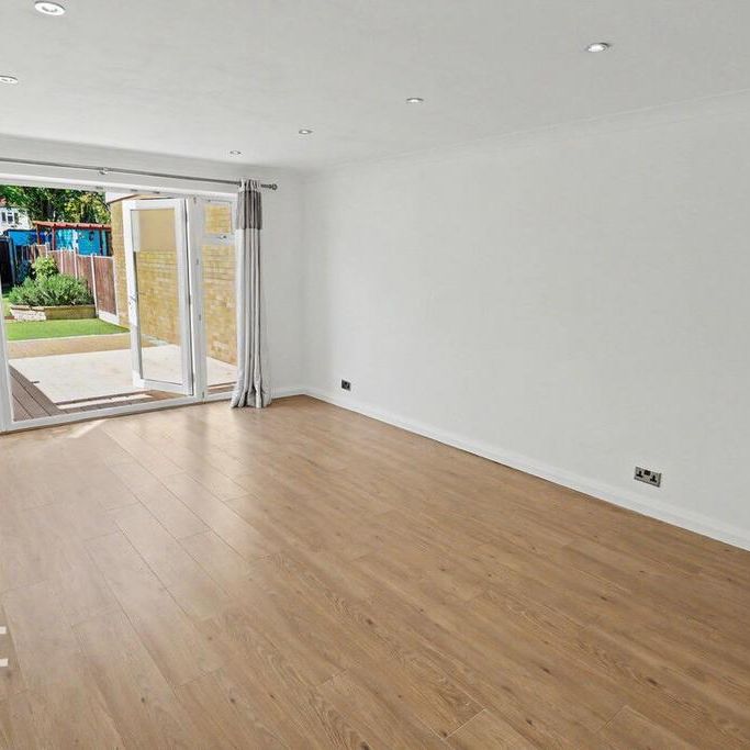 4 bedroom townhouse to rent - Photo 1