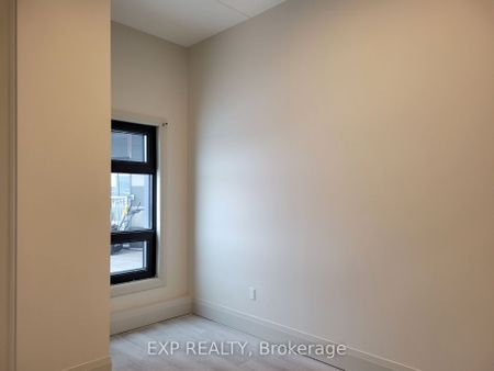 Townhouse For Lease | S8127074 - Photo 3