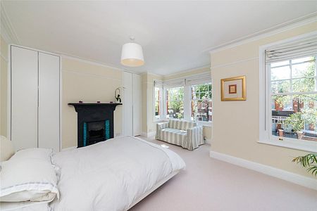 4 bedroom house in Chiswick - Photo 2