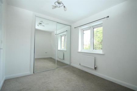 3 bedroom semi-detached house to rent - Photo 4