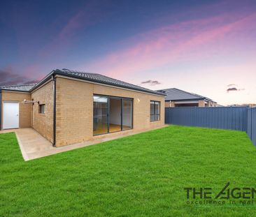 FOR LEASE – MODERN FAMILY HOME - Photo 6