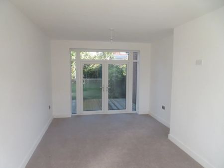Carden Avenue, Swinton, Manchester, M27 - Photo 2