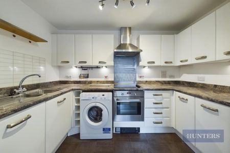 2 bedroom Flat To Let - Photo 5