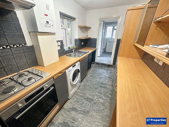 2 bedroom terraced house to rent - Photo 1