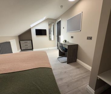 4 bedroom terraced house to rent - Photo 6