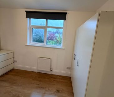 2 Bed Flat, Beatrice Avenue, SW16 - Photo 4