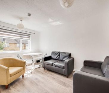 6 bedroom house to rent - Photo 3