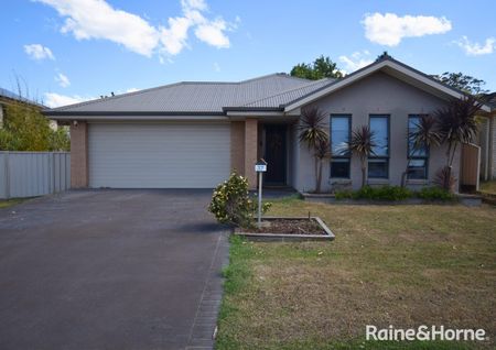 Spacious Family Home in Worrigee - Photo 4
